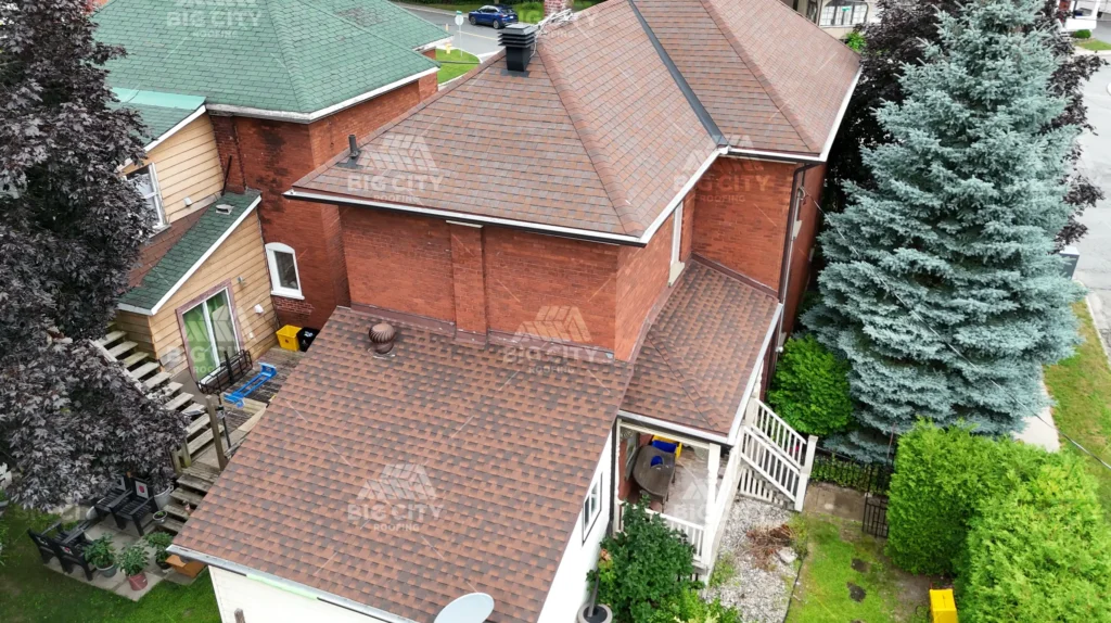 Smiths Falls house with the old brown shingle roof before replacement